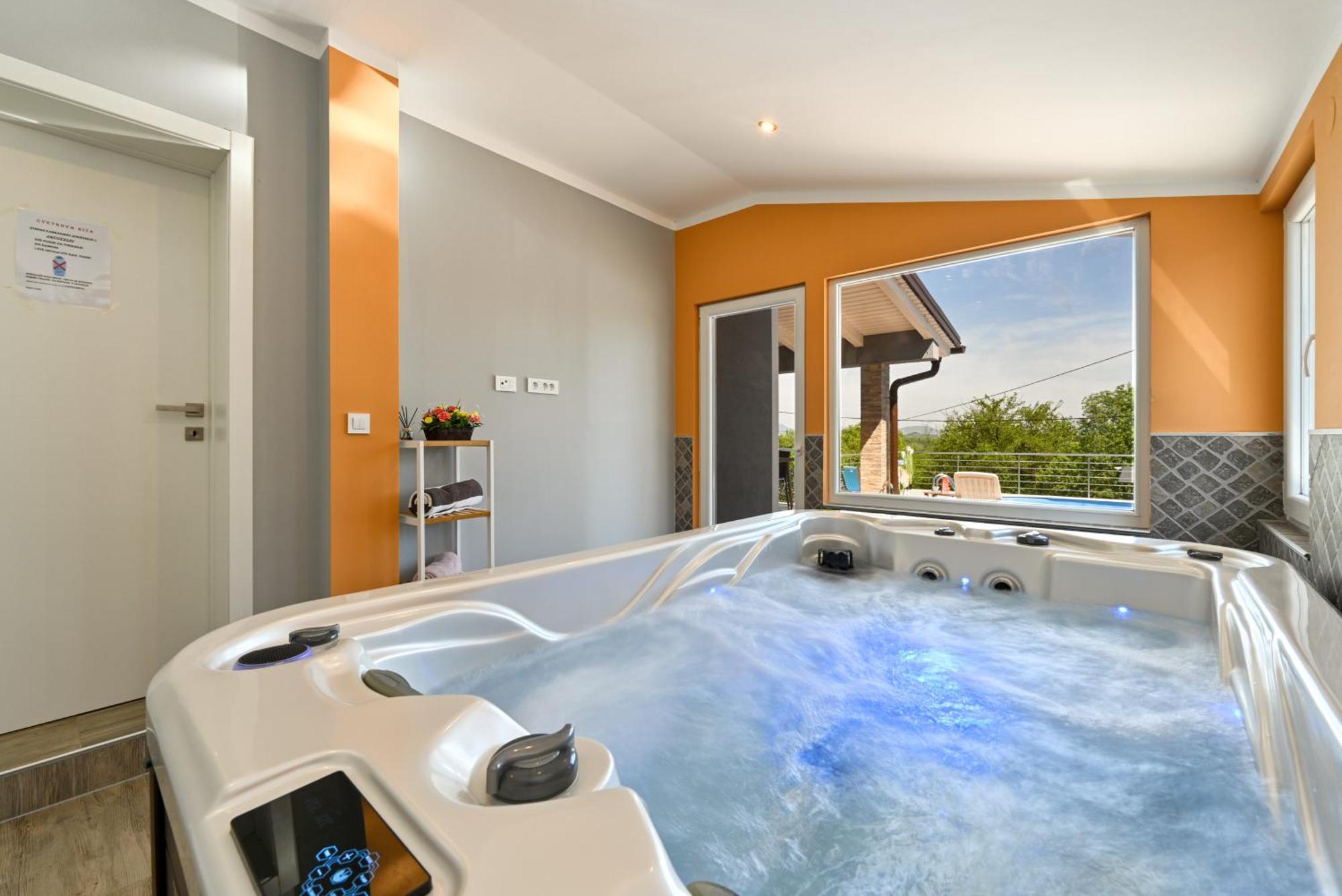 Вилла Cvetkova Hiza Sa Jacuzzijem Тухельске-Топлице Экстерьер фото