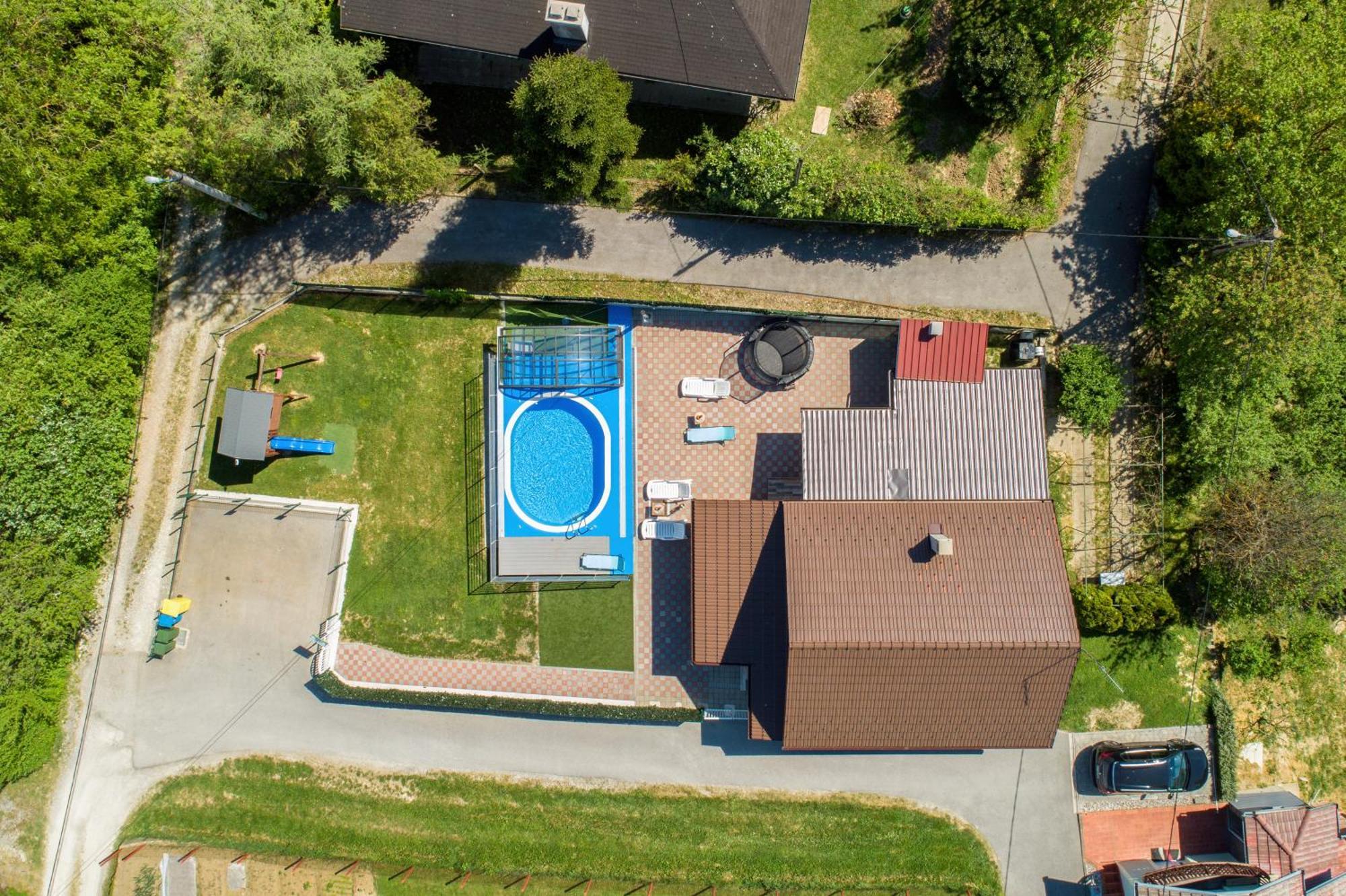 Вилла Cvetkova Hiza Sa Jacuzzijem Тухельске-Топлице Экстерьер фото