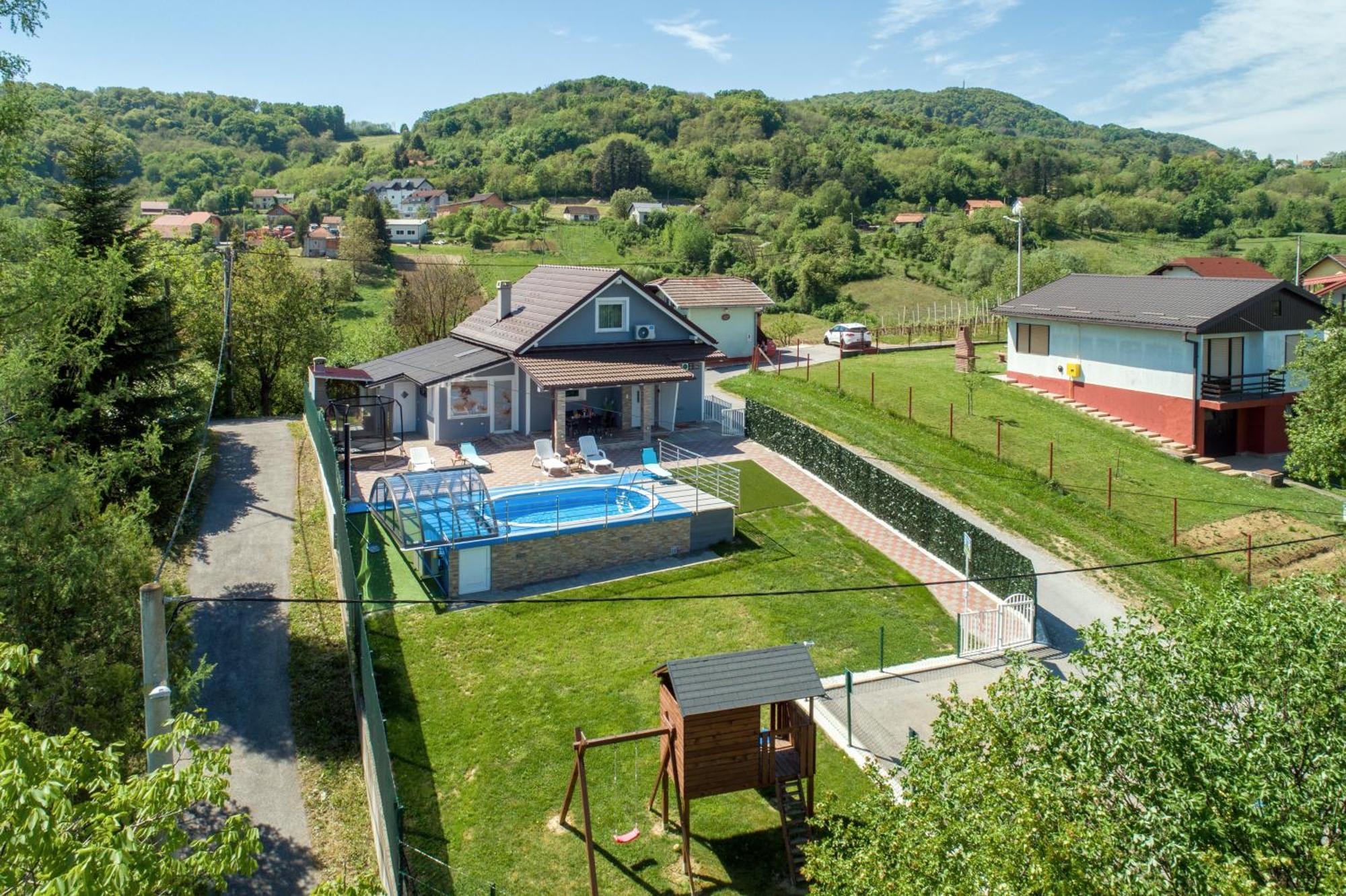 Вилла Cvetkova Hiza Sa Jacuzzijem Тухельске-Топлице Экстерьер фото